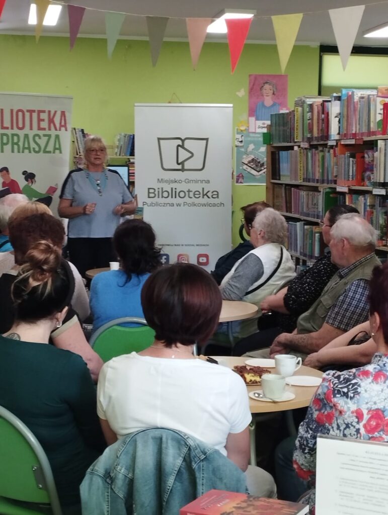 Mariola Szydlik podczas spotkania autorskiego